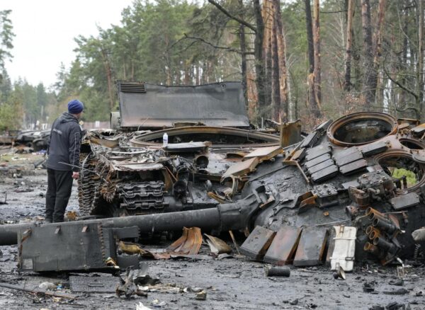 Ucraina, i russi allentano la morsa su Kiev e gli ucraini riconquistano la regione della capitale