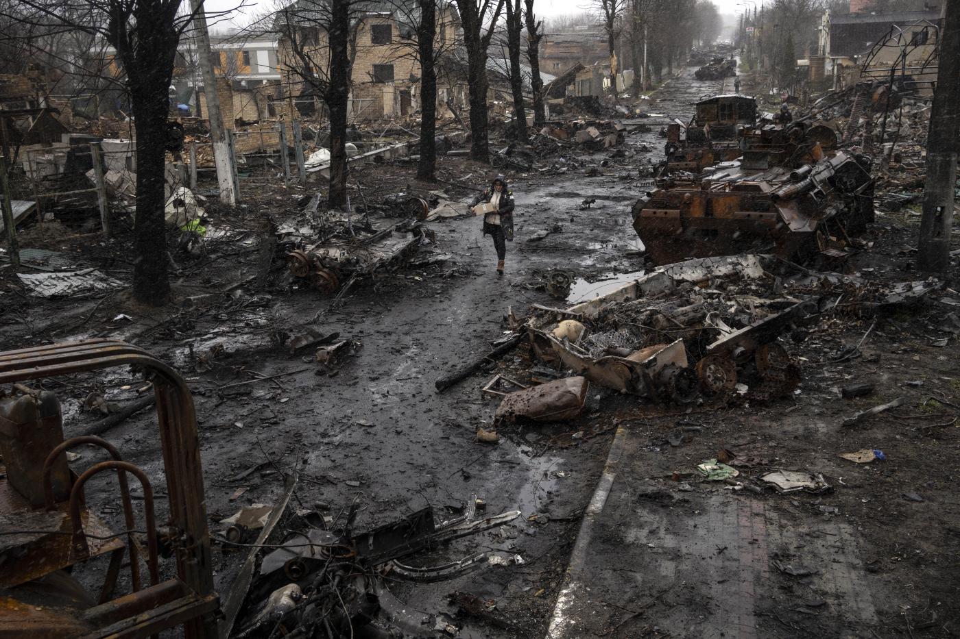 Ucraina, le terribili immagini dell’inferno di Bucha e Irpin