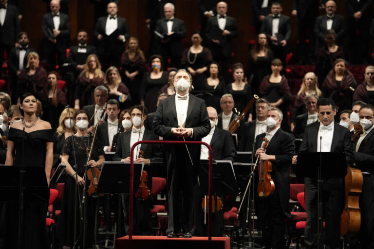 Successo e incasso record per il Sabat Mater di Rossini alla Scala, concerto in favore della popolazione ucraina