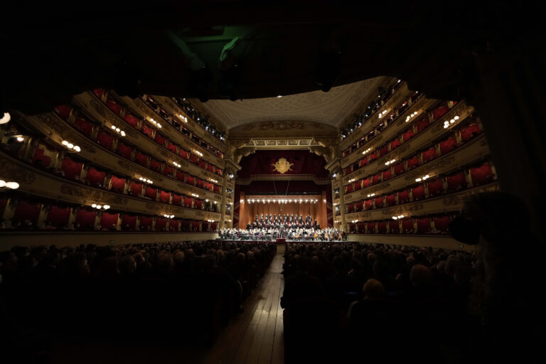 Successo e incasso record per il Sabat Mater di Rossini alla Scala, concerto in favore della popolazione ucraina