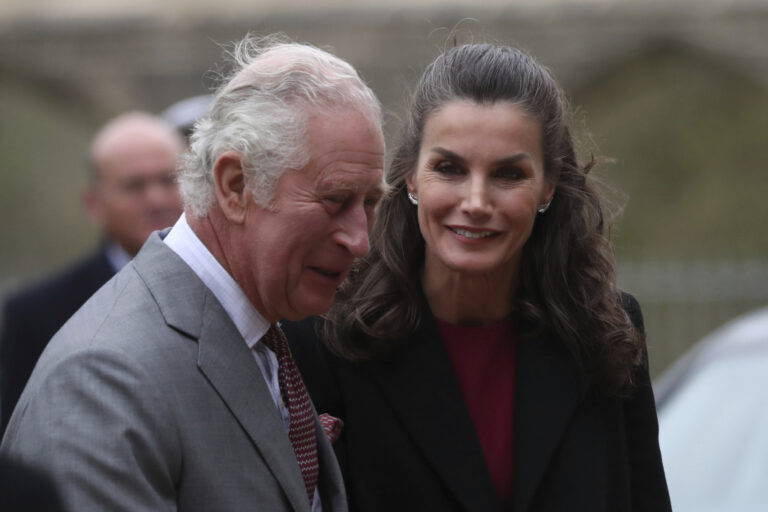 Arte spagnolo in Gran Bretagna, la Regina Letizia a Bishop Auckland con il Principe Carlo