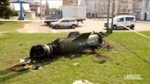 Attentato alla stazione di Kramatorsk: le immagini della devastazione dopo l’attacco