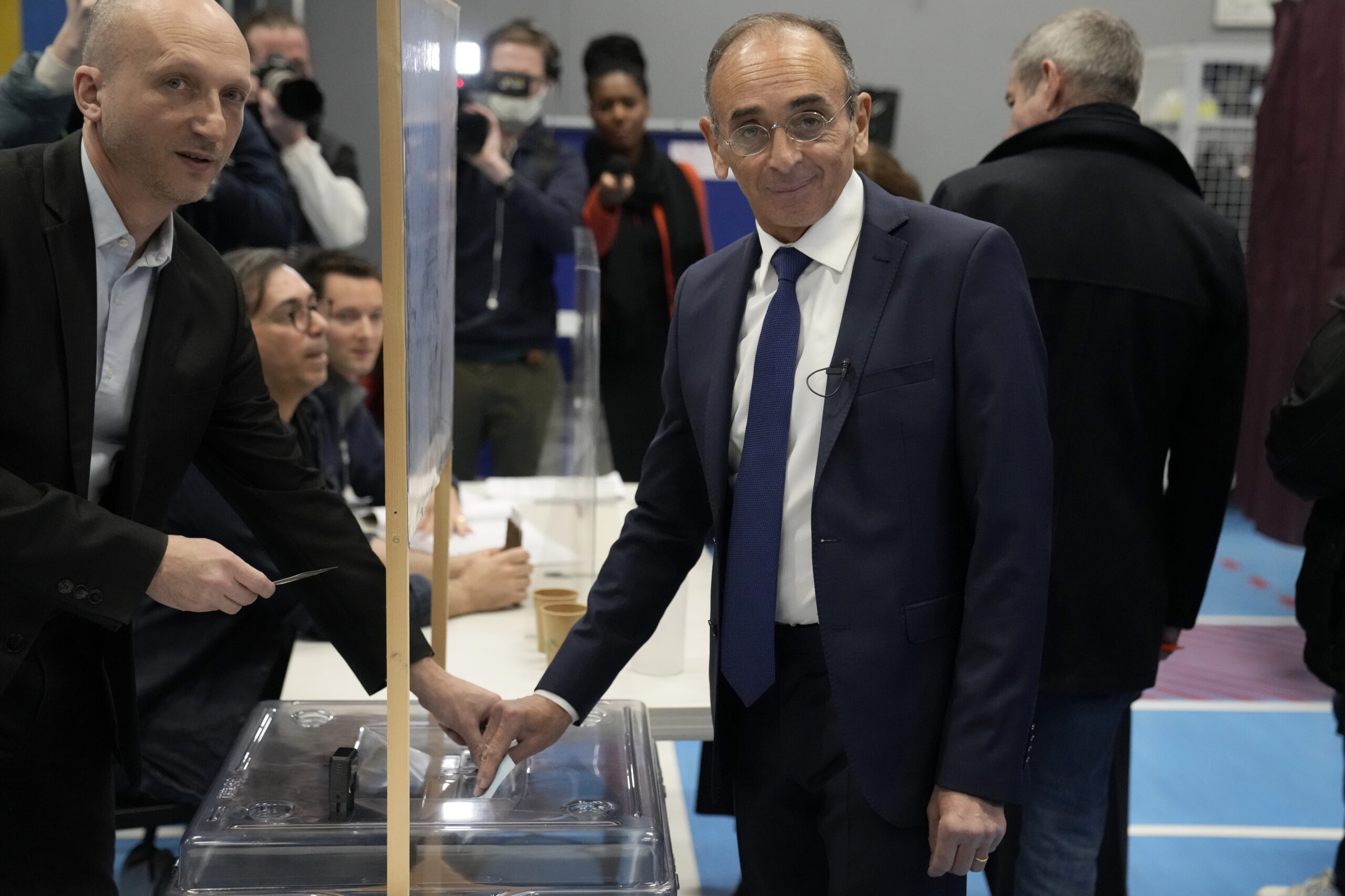 Presidenziali Francia, al ballottaggio tra Macron e Le Pen