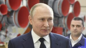 Il Presidente russo Vladimir Putin in visita al cosmodromo di Vostochny con l’omologo bielorusso Lukashenko