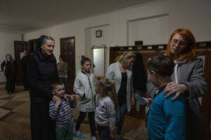 Le suore ucraine aprono le porte del loro monastero agli sfollati