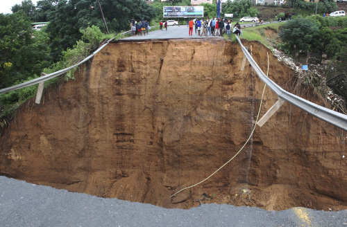 Sud Africa, le disastrose immagini dell’alluvione a Durban