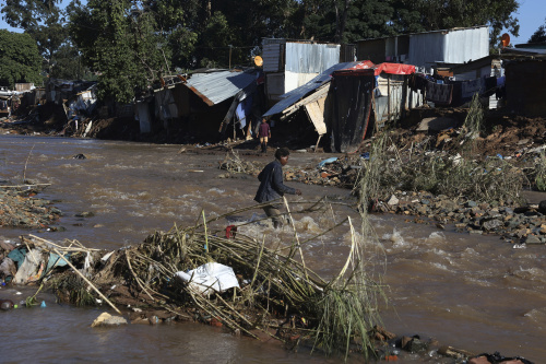 Sud Africa, le disastrose immagini dell’alluvione a Durban