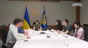 Ucraina, Zelensky: “I crimini russi sulla popolazione civile devono finire”
