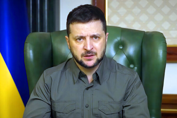 Ucraina, Zelensky: “Ritardo nelle armi è un permesso alla Russia per ucciderci”