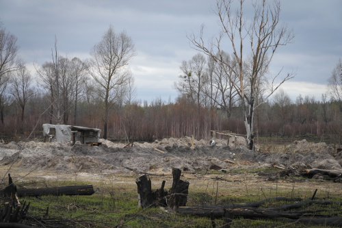 Chernobyl, le trincee russe in una delle zone più radioattive al mondo