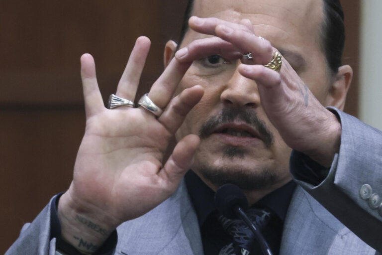 Deposizione show di johnny Depp in tribunale: “Mai picchiato la mia ex moglie”