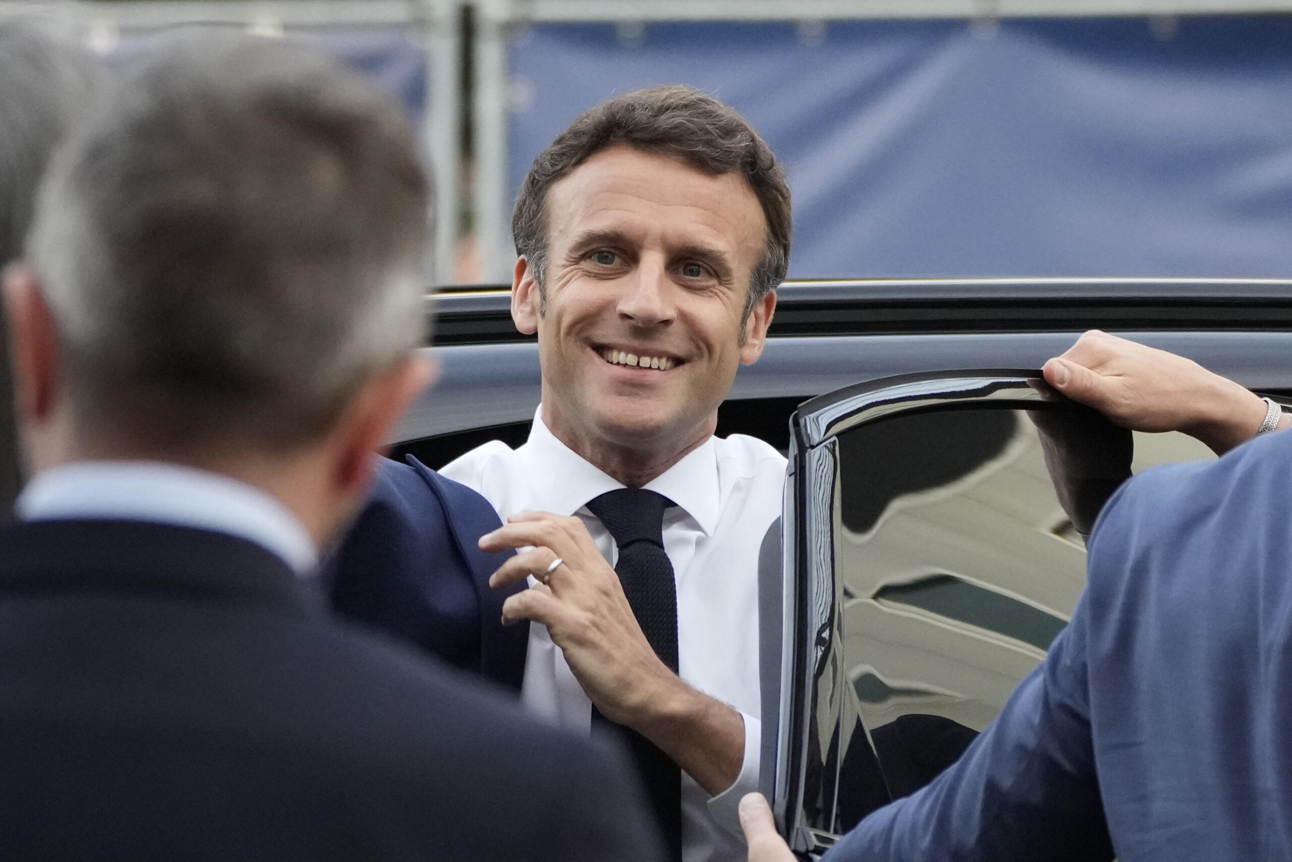 Il dibattito in tv tra Emmanuel Macron e Marine Le Pen. Oltre 15 milioni di francesi hanno seguito il confronto
