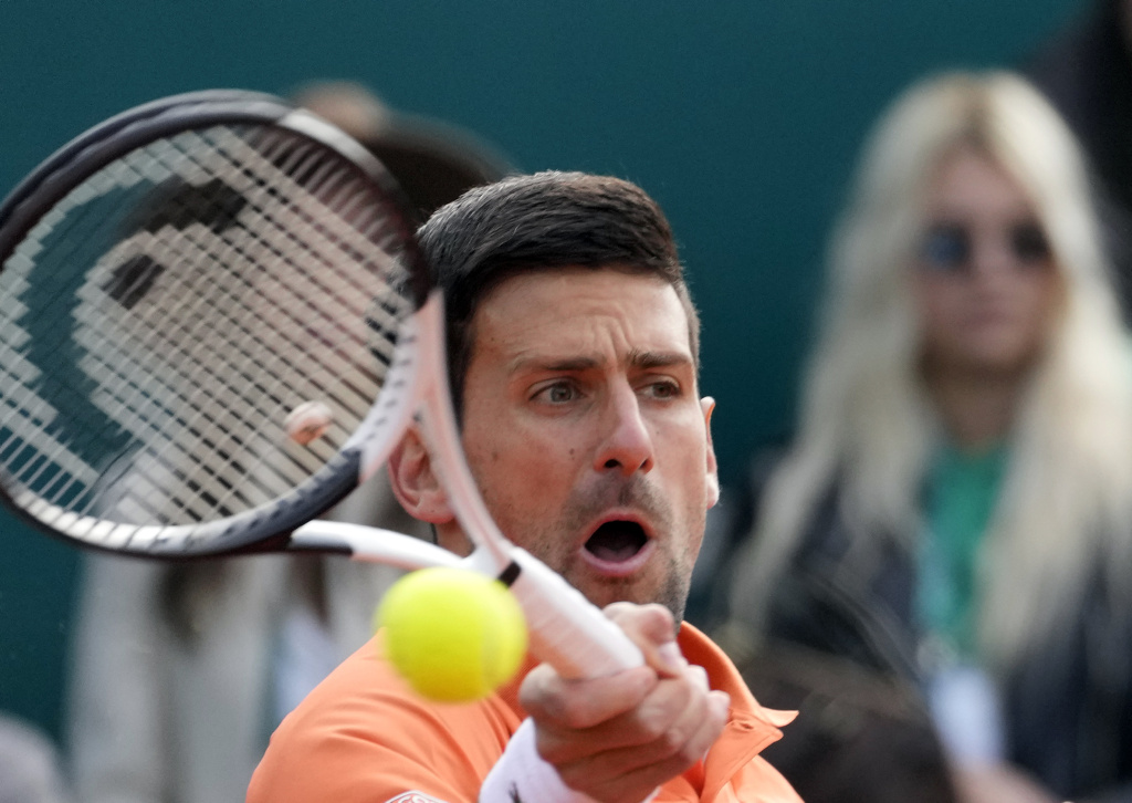 ATP Belgrado, Djokovic vince in rimonta e vola in semifinale