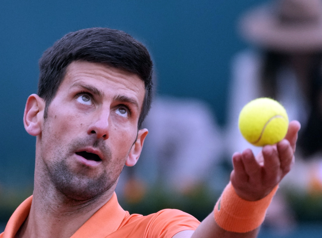 ATP Belgrado, Djokovic vince in rimonta e vola in semifinale