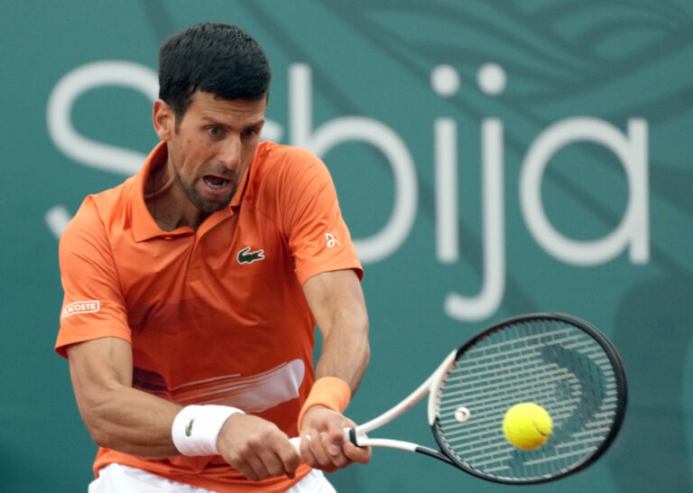 ATP Belgrado, Djokovic vince in rimonta e vola in semifinale