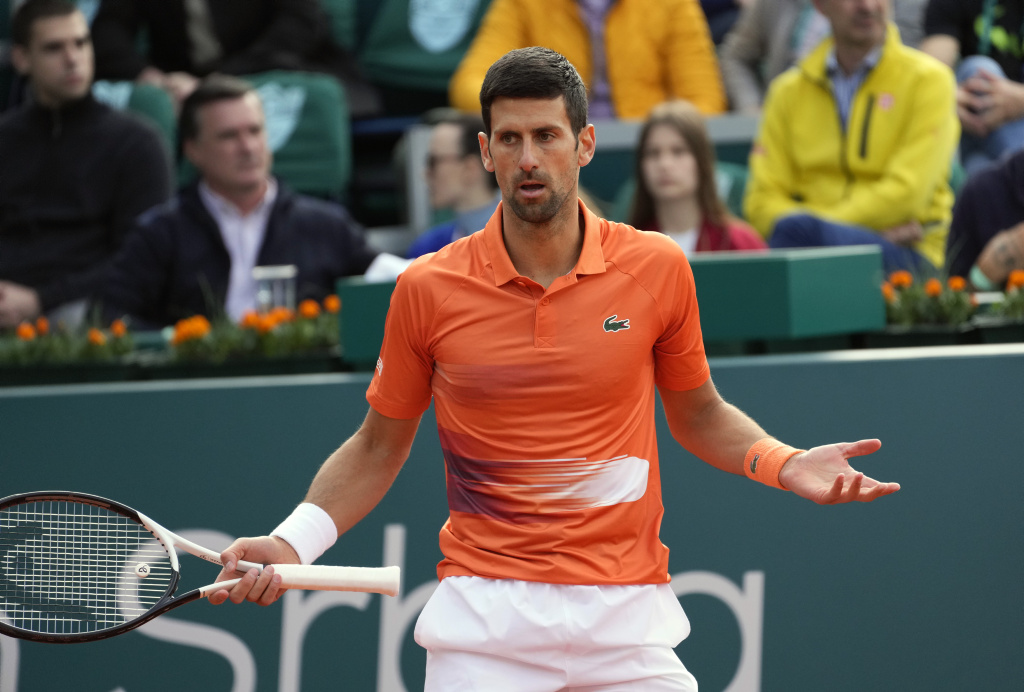 ATP Belgrado, Djokovic vince in rimonta e vola in semifinale