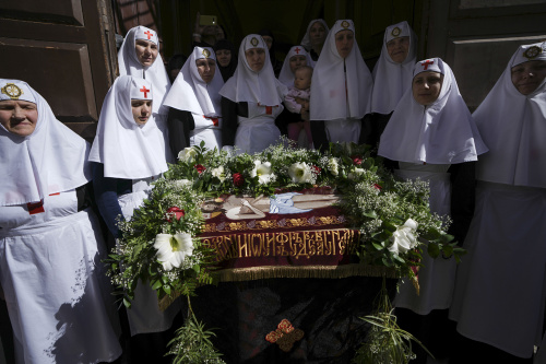 Pasqua ortodossa, le celebrazioni dei fedeli nel Venerdi Santo a Gerusalemme