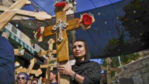Pasqua ortodossa, le celebrazioni dei fedeli nel Venerdi Santo a Gerusalemme