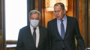 Ucraina, segretario generale Onu a Mosca: “Necessaria tregua prima possibile”