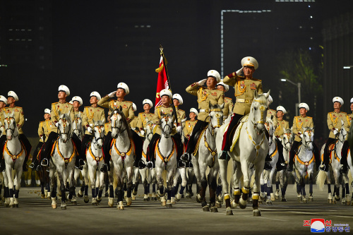 Grande parata militare a Pyongyang: “La Corea del Nord rafforzerà le sue armi nucleari”