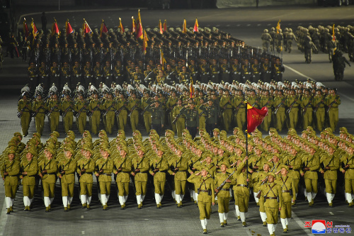 Grande parata militare a Pyongyang: “La Corea del Nord rafforzerà le sue armi nucleari”