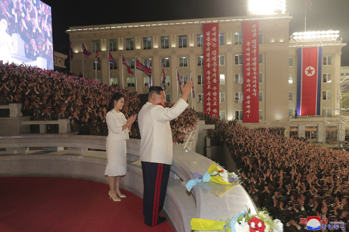 Grande parata militare a Pyongyang: “La Corea del Nord rafforzerà le sue armi nucleari”