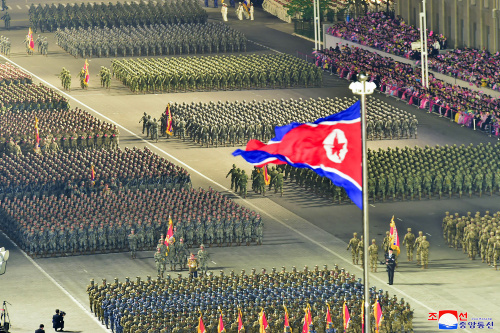 Grande parata militare a Pyongyang: “La Corea del Nord rafforzerà le sue armi nucleari”