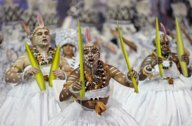 Torna il carnevale di Rio dopo due anni di Covid