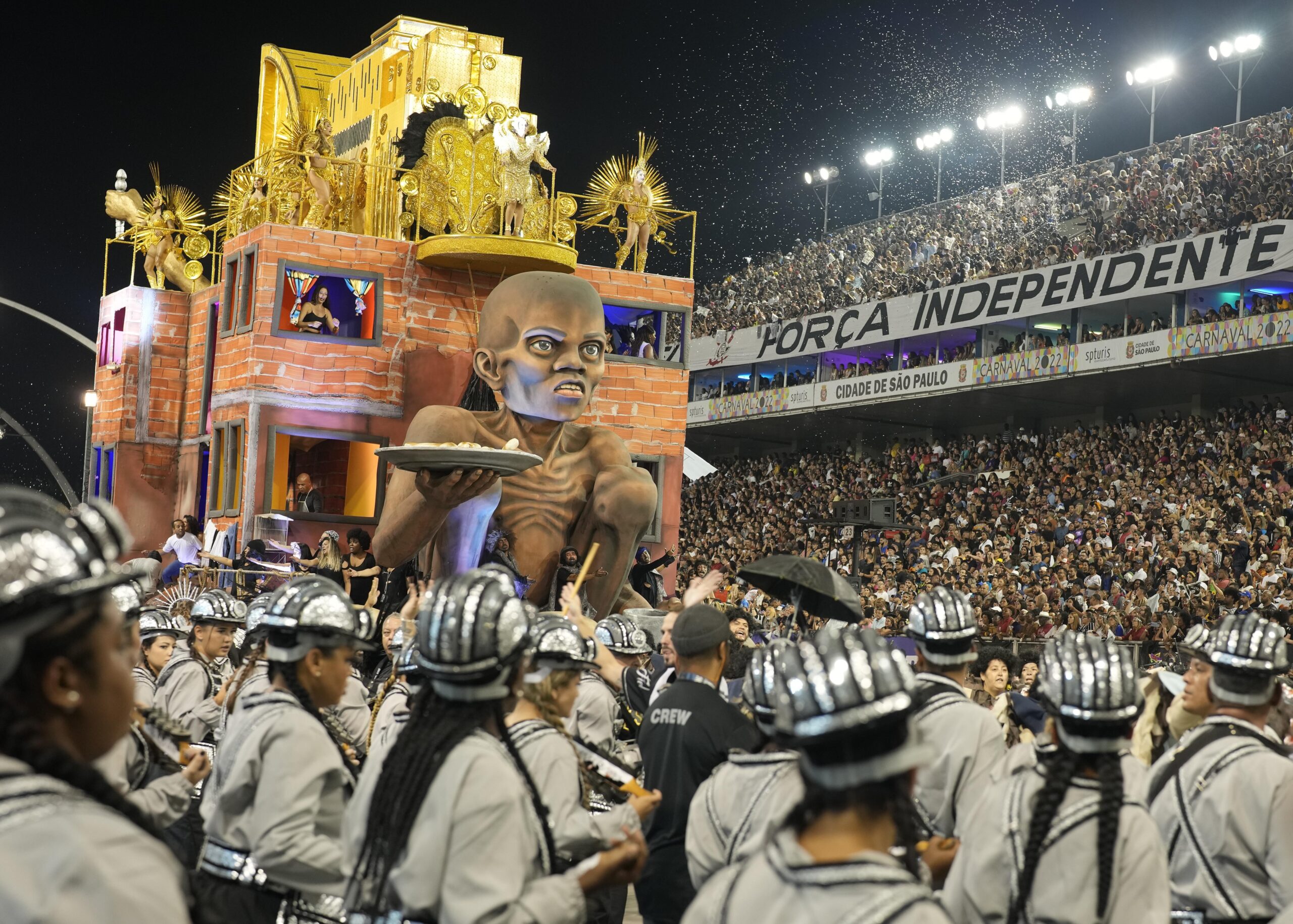 Torna il carnevale di Rio dopo due anni di Covid