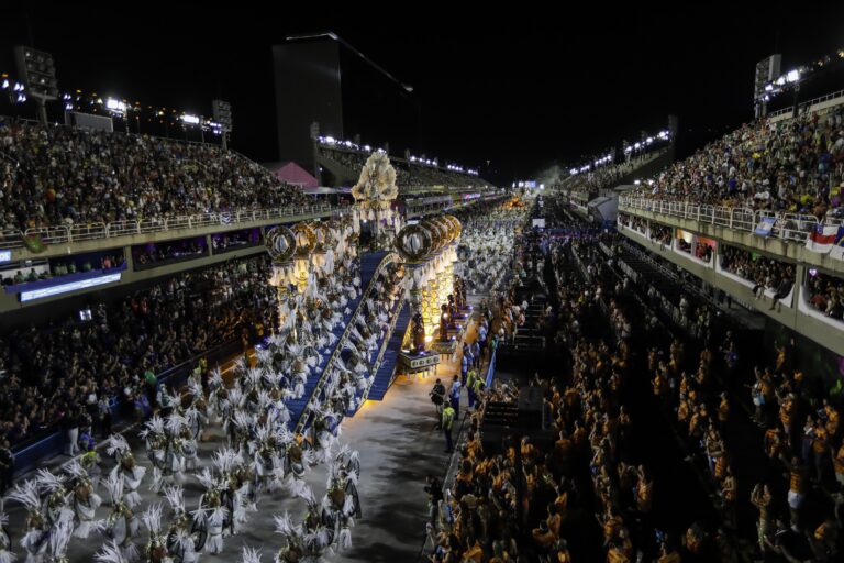 Torna il carnevale di Rio dopo due anni di Covid
