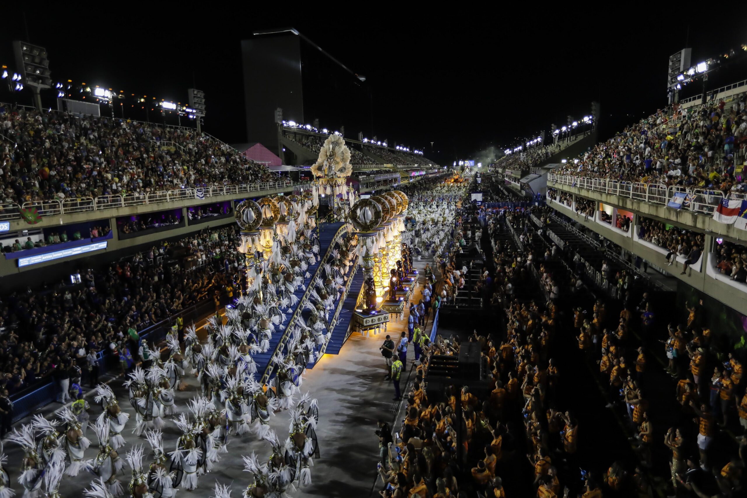 Torna il carnevale di Rio dopo due anni di Covid