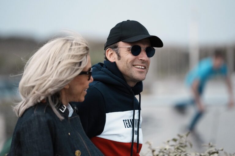 Emmanuel e Brigitte Macron in spiaggia a Le Touquet