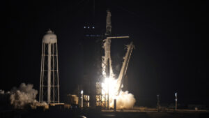 In orbita la navicella SpaceX con a bordo Samantha Cristoforetti