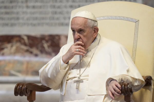 Papa Francesco: “Putin non si ferma, voglio andare a Mosca a incontrarlo. Ma lui non mi risponde”