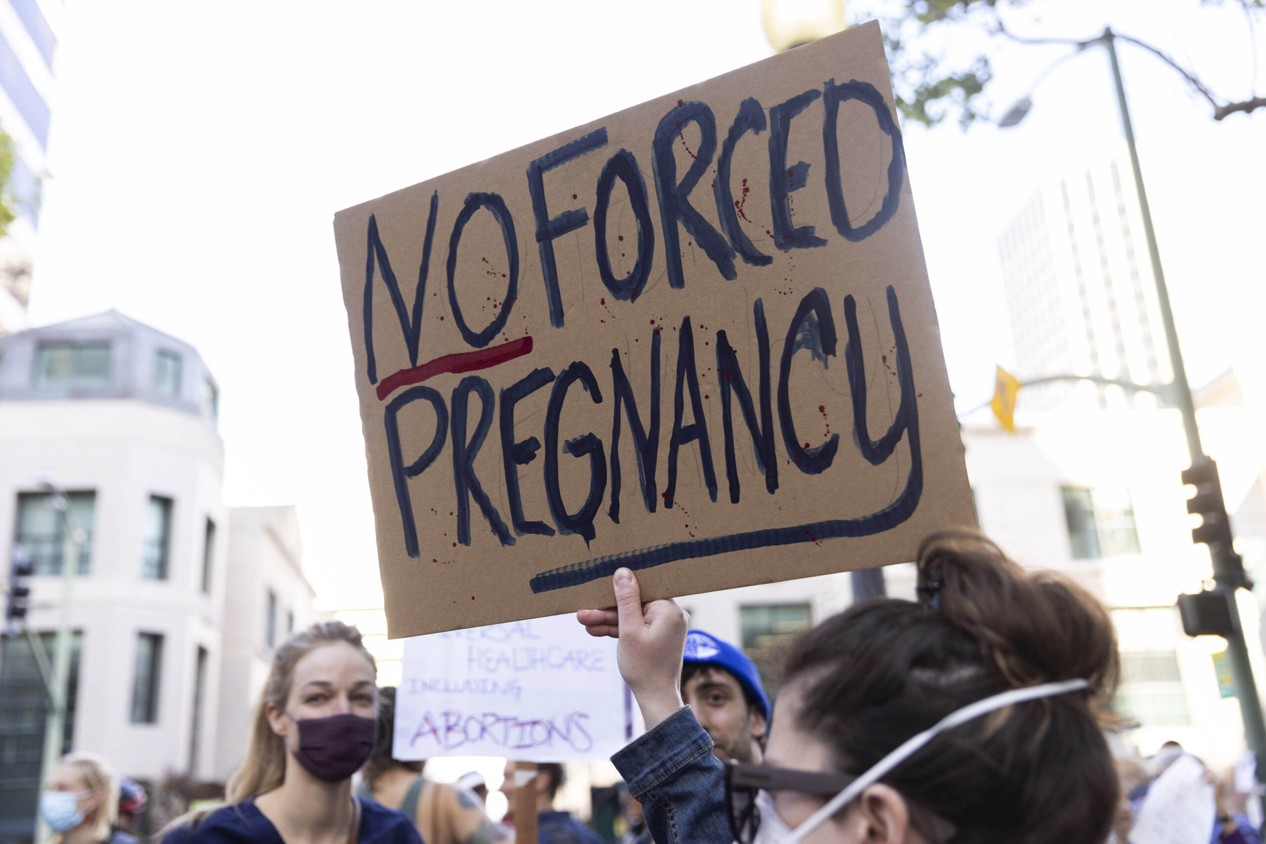 Corte Suprema Usa verso abolizioni diritto all’aborto: proteste in molte città – FOTOGALLERY