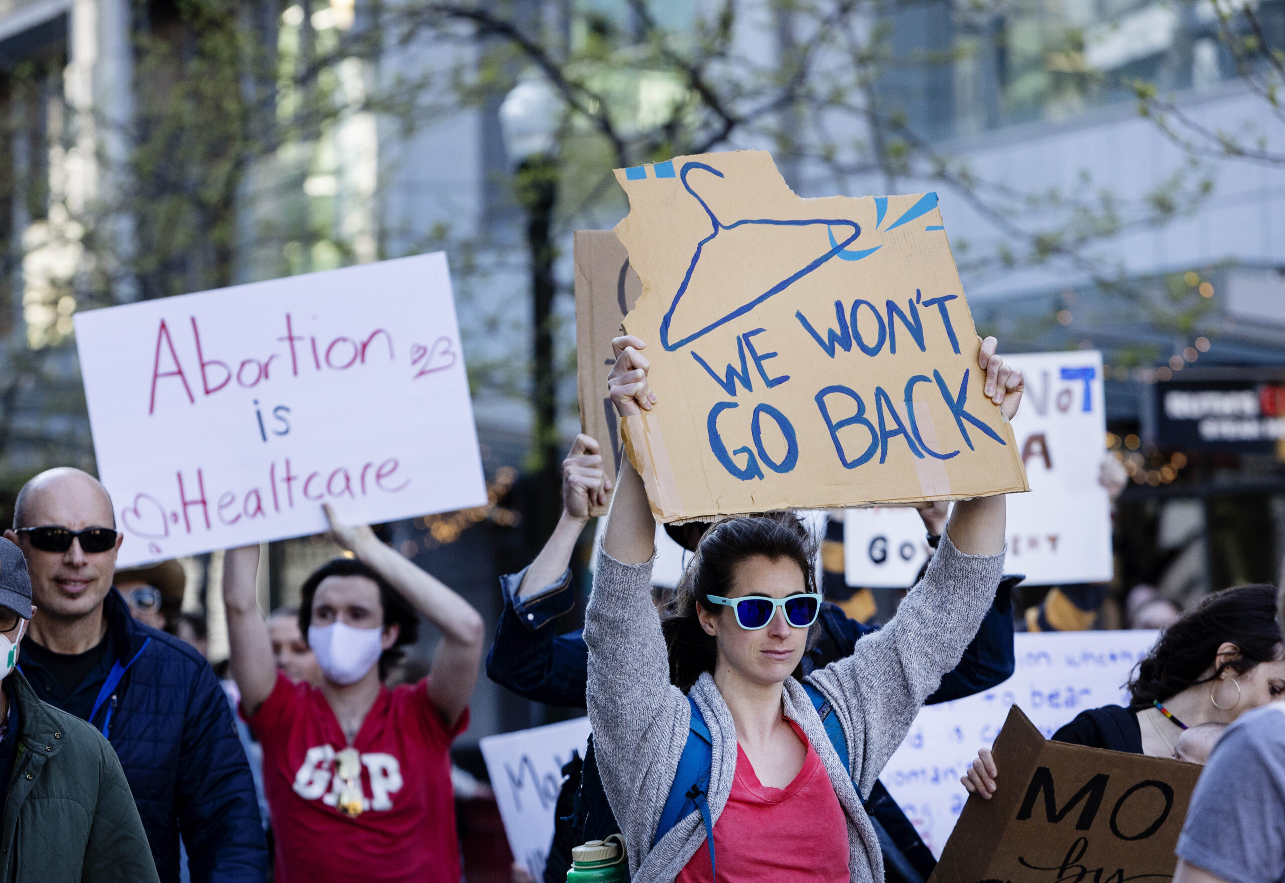 Corte Suprema Usa verso abolizioni diritto all’aborto: proteste in molte città – FOTOGALLERY
