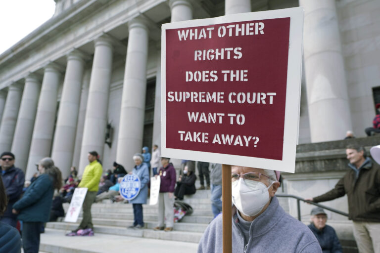 TCorte Suprema Usa verso abolizioni diritto all’aborto: proteste in molte città – FOTOGALLERY