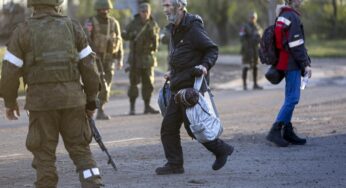 Ucraina, completata l’evacuazione dei civili dall’acciaieria. Nato: “Non accetteremo mai l’annessione della Crimea”