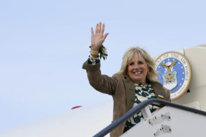 L’incontro tra Jill Biden e Olena Zelenska in Ucraina – FOTOGALLERY