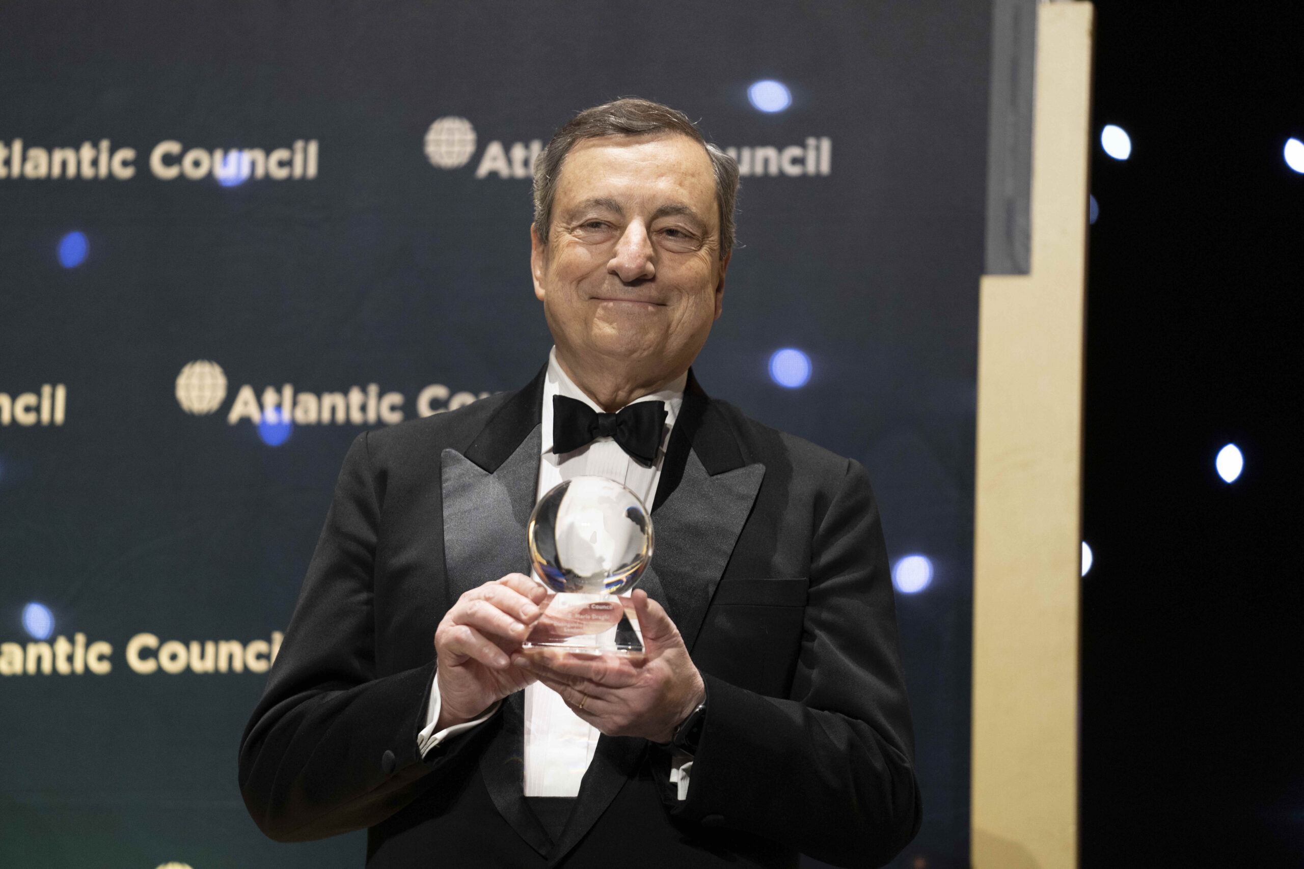 Draghi premiato in America per la leadership internazionale – FOTOGALLERY