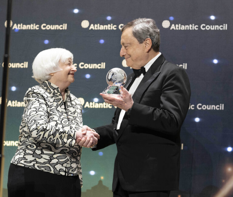 Draghi premiato in America per la leadership internazionale – FOTOGALLERY
