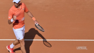 Tennis, Djokovic trionfa agli Internazionali d’Italia