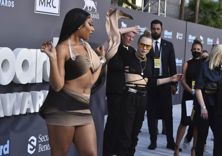 I vip sul red carpet del Billboard Music Awards 2022 – FOTOGALLERY