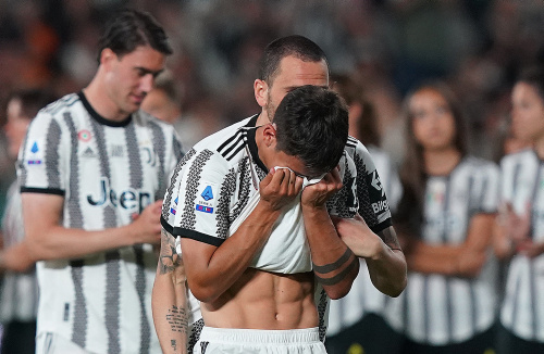 Così lo Juventus Stadium ha salutato Chiellini e Dybala – FOTOGALLERY