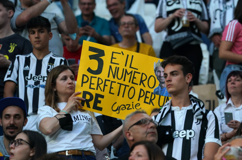 Così lo Juventus Stadium ha salutato Chiellini e Dybala – FOTOGALLERY