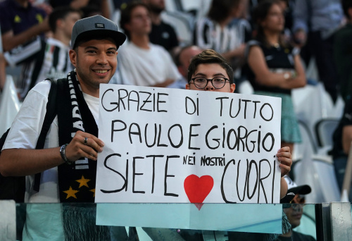 Così lo Juventus Stadium ha salutato Chiellini e Dybala – FOTOGALLERY