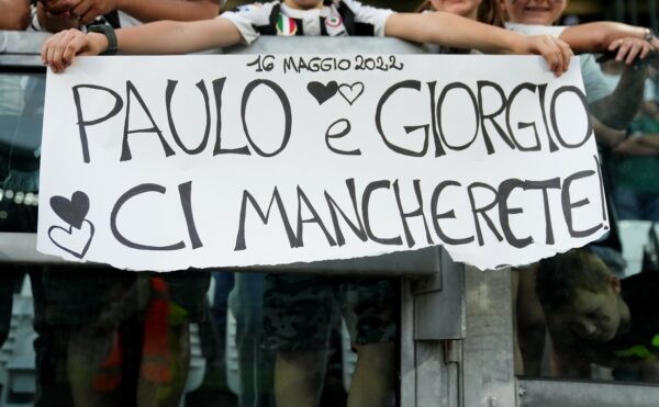 Chiellini e Dybala salutano la Torino bianconera