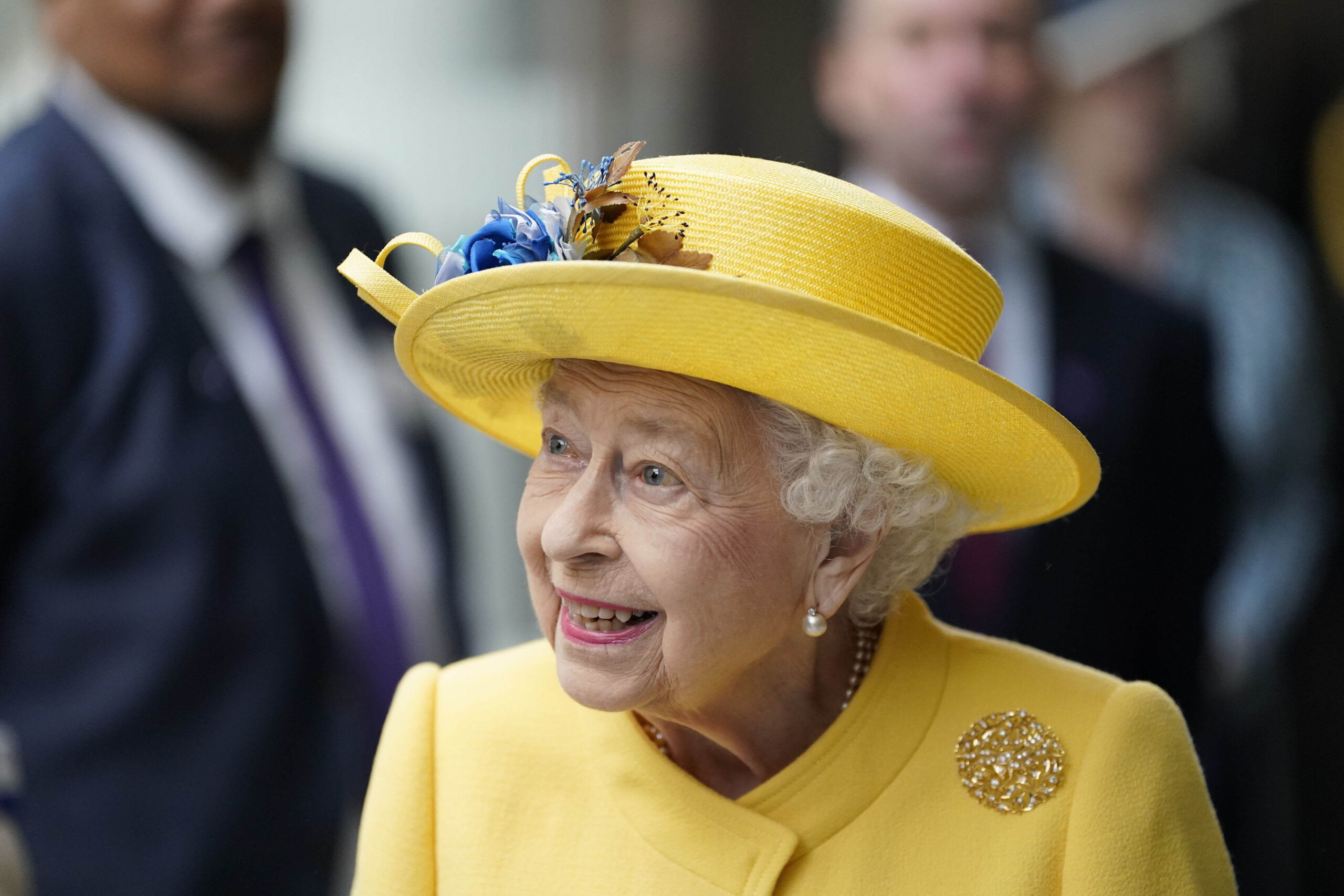 La regina Elisabetta all’inaugurazione della Metropolitana di Londra –  FOTOGALLERY