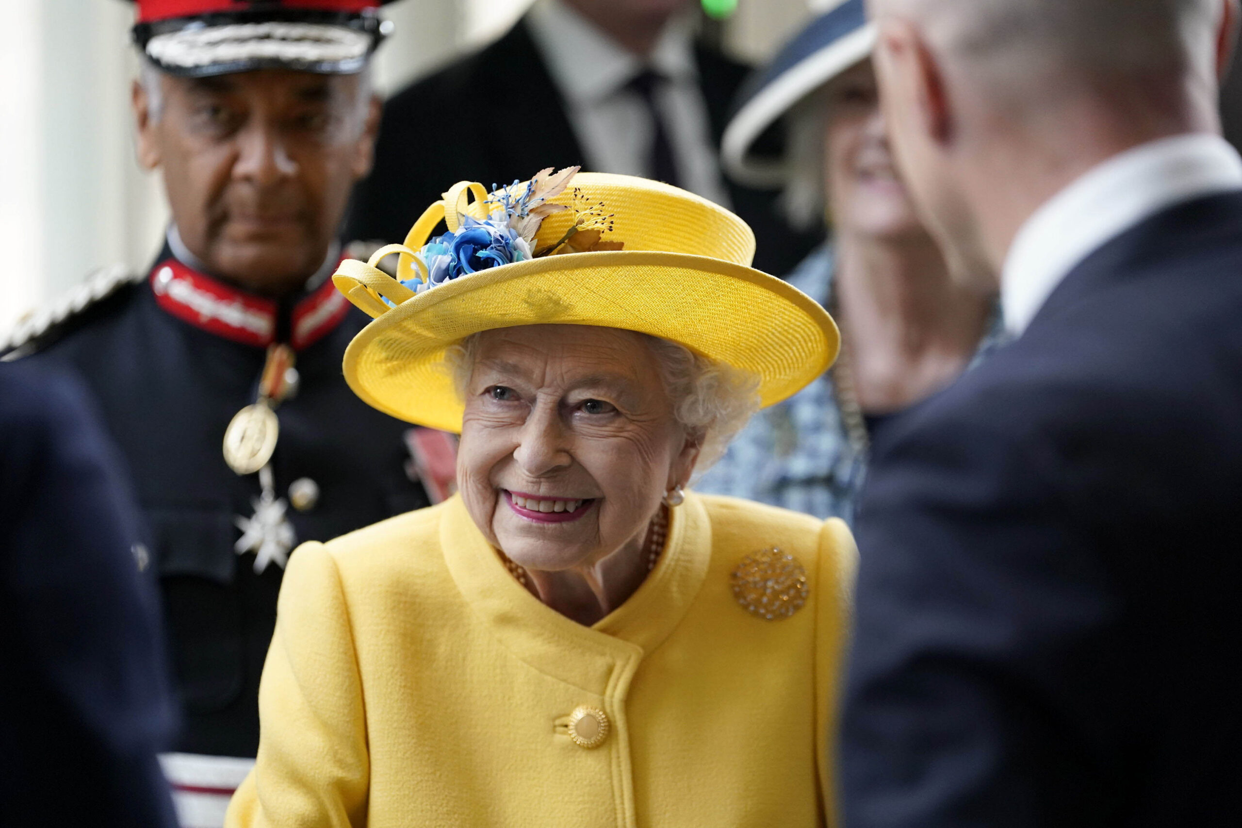 La regina Elisabetta all’inaugurazione della Metropolitana di Londra –  FOTOGALLERY