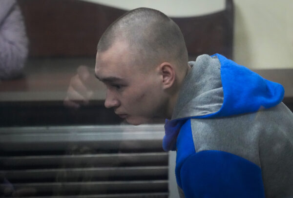 Si dichiara colpevole il primo soldato russo accusato in Ucraina di crimini di guerra